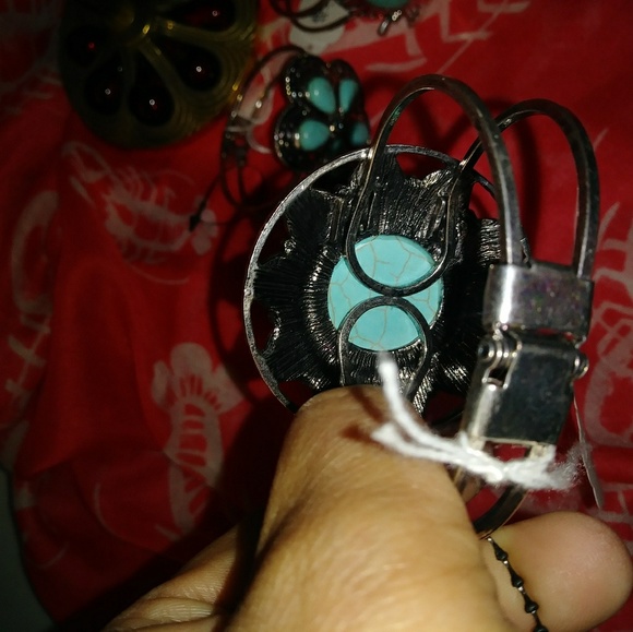 Given as thank you gifts in bundles - Picture 2 of 4